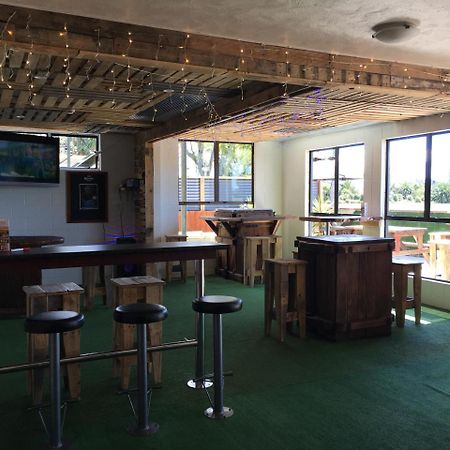 Bouncing Lamb Backpackers Hostel เนลสัน ภายนอก รูปภาพ