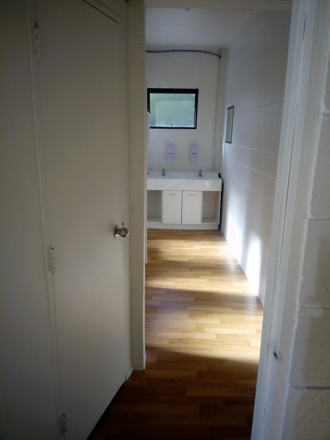 Bouncing Lamb Backpackers Hostel เนลสัน ภายนอก รูปภาพ