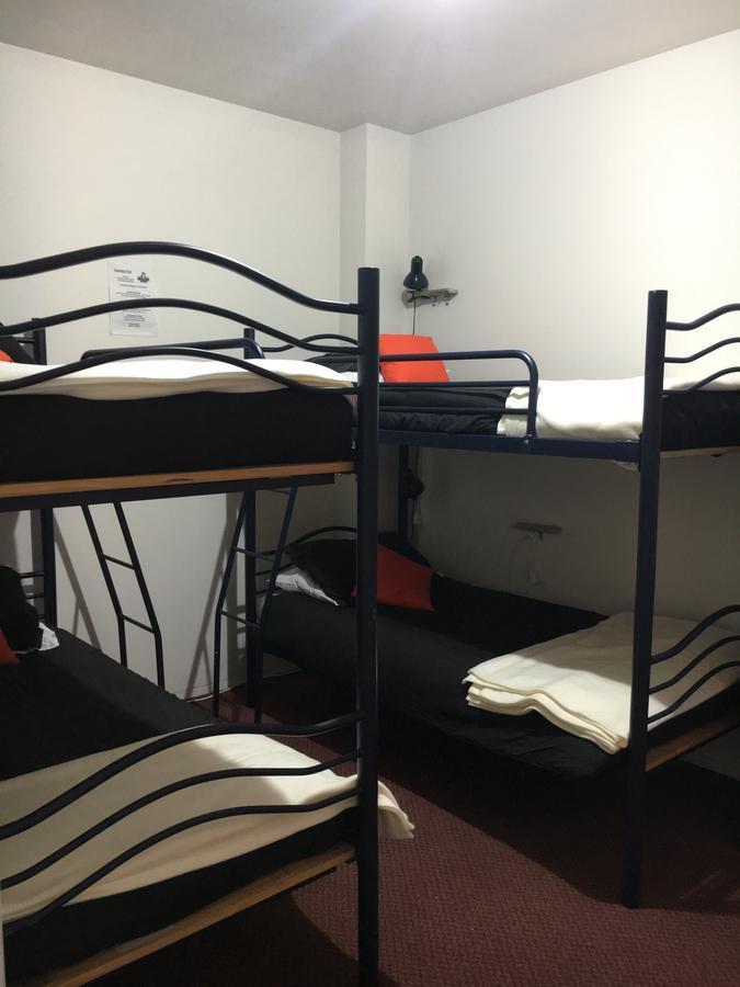 Bouncing Lamb Backpackers Hostel เนลสัน ภายนอก รูปภาพ