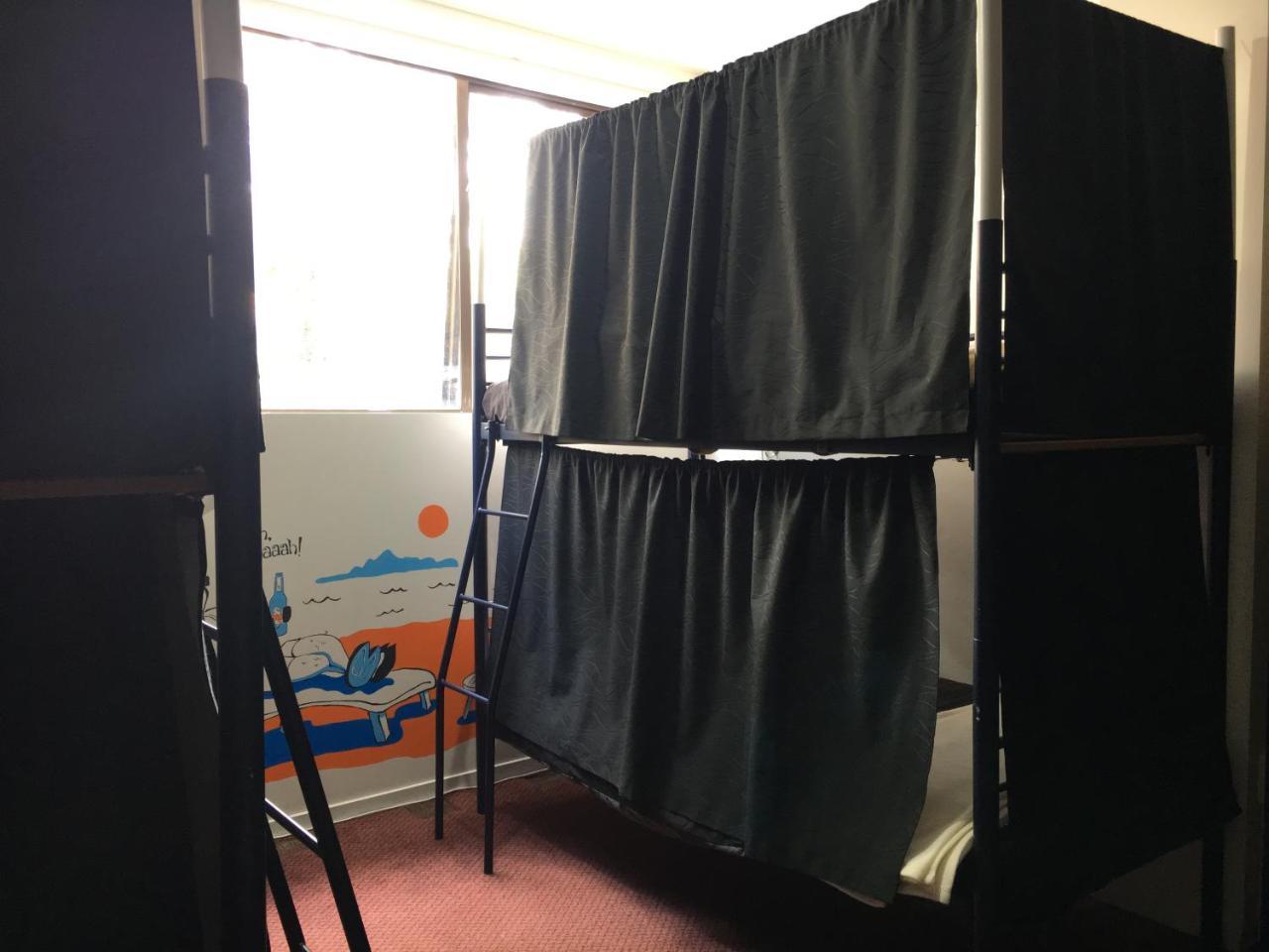Bouncing Lamb Backpackers Hostel เนลสัน ภายนอก รูปภาพ