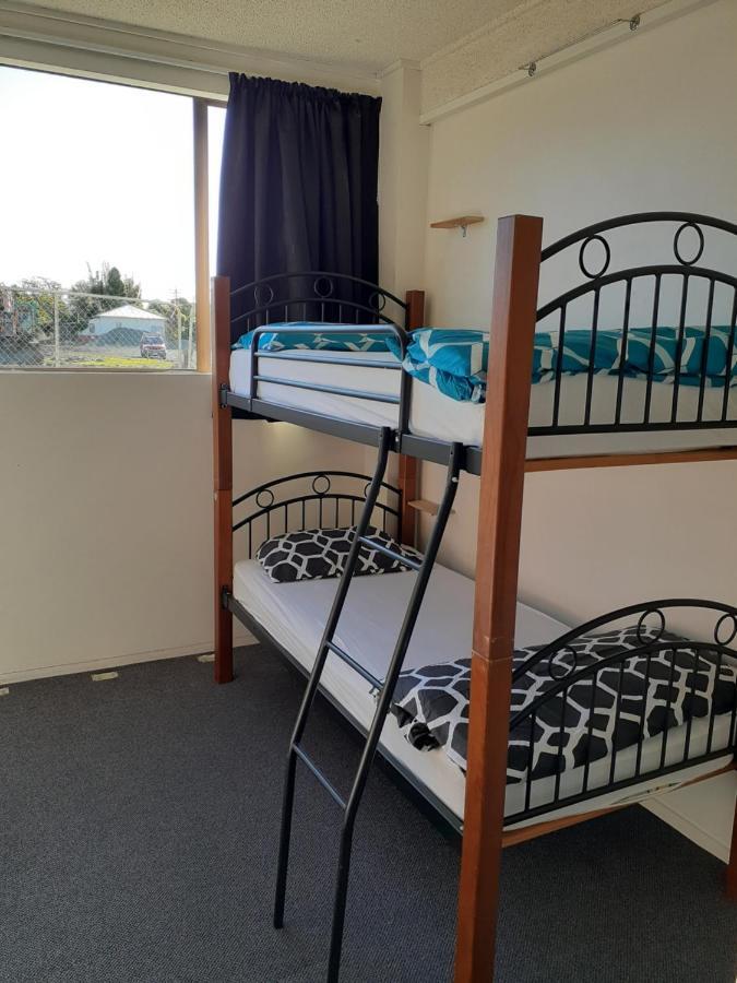 Bouncing Lamb Backpackers Hostel เนลสัน ภายนอก รูปภาพ