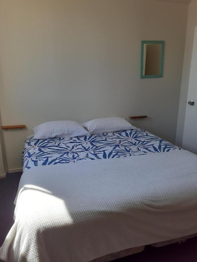 Bouncing Lamb Backpackers Hostel เนลสัน ภายนอก รูปภาพ