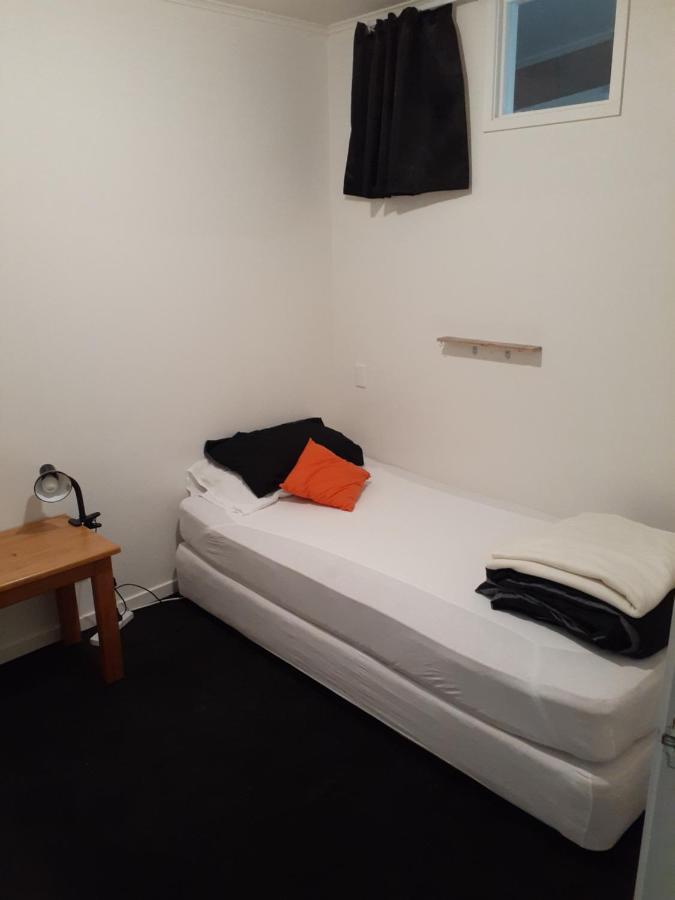 Bouncing Lamb Backpackers Hostel เนลสัน ภายนอก รูปภาพ