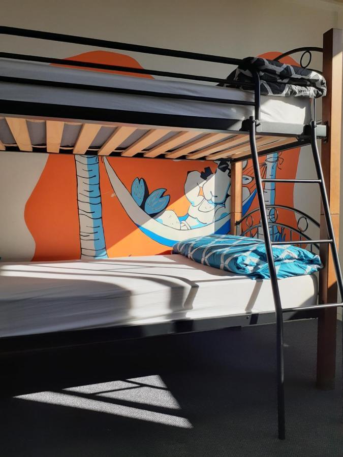 Bouncing Lamb Backpackers Hostel เนลสัน ภายนอก รูปภาพ