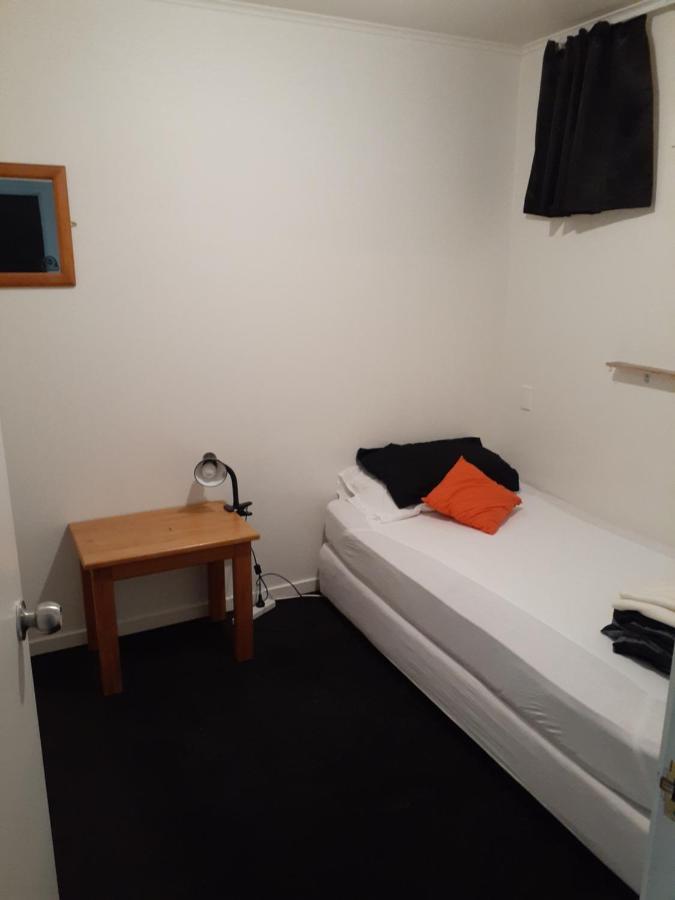 Bouncing Lamb Backpackers Hostel เนลสัน ภายนอก รูปภาพ