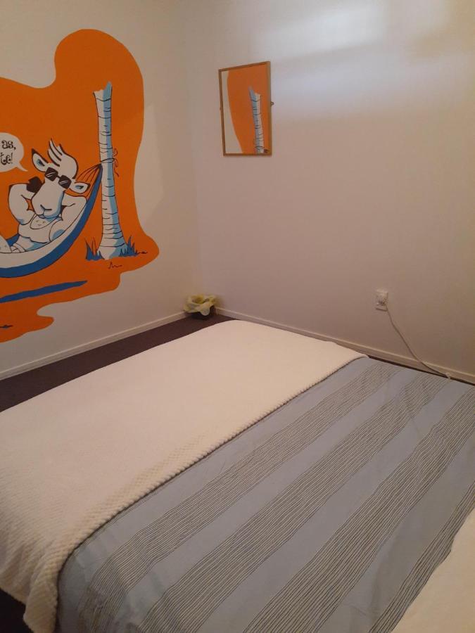 Bouncing Lamb Backpackers Hostel เนลสัน ภายนอก รูปภาพ