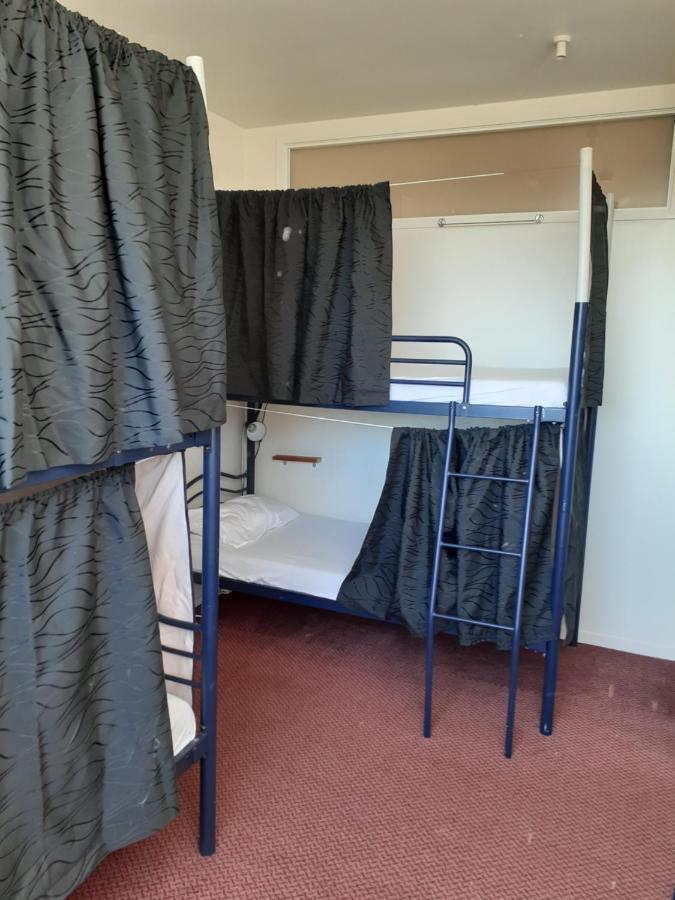 Bouncing Lamb Backpackers Hostel เนลสัน ภายนอก รูปภาพ
